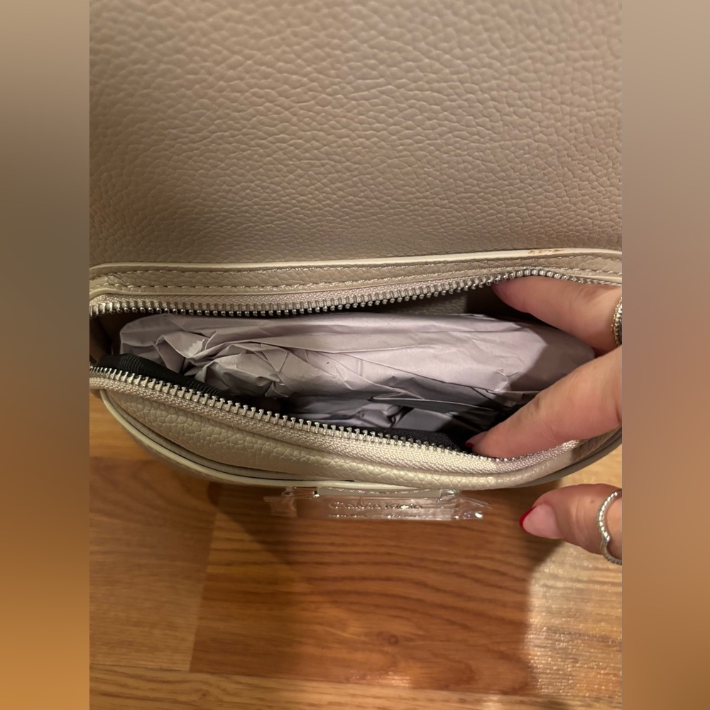 Backpack - Picture 5 of 10